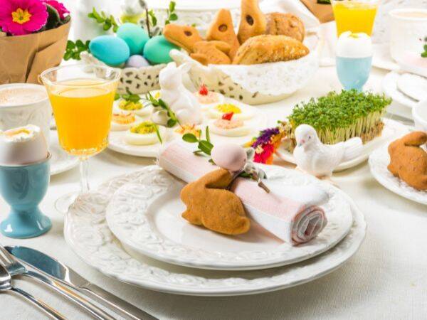 Wielkanocne dekoracje stołu: zwyczaje na całym świecie