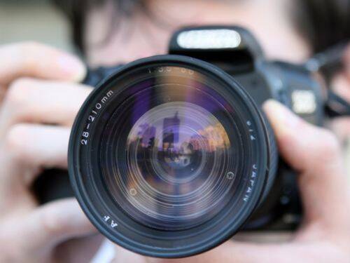 Przewodnik zakupu aparatu fotograficznego: Jak wybrać między lustrzanką a aparatem bezlusterkowym?