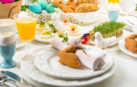 Wielkanocne dekoracje stołu: zwyczaje na całym świecie